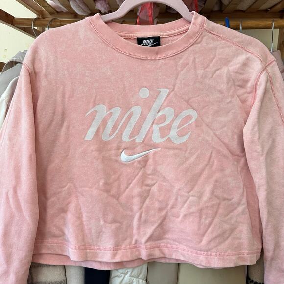 Nike Women's Cropped Washed Sweatshirt Size Medium BQ8031-697 Baby Pink - Picture 3 of 8